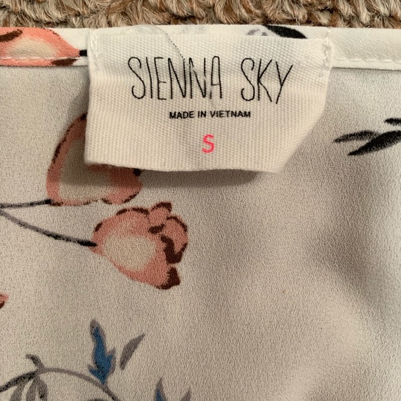 Floral Blouse - Picture 2 of 2